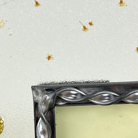 Cipriani Designs Pressed Flower in Glass Christmas Frame - Picture 7 of 7